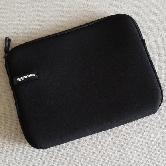 Amazon Other - AmazonBasics 10-Inch iPad Tablet Case
